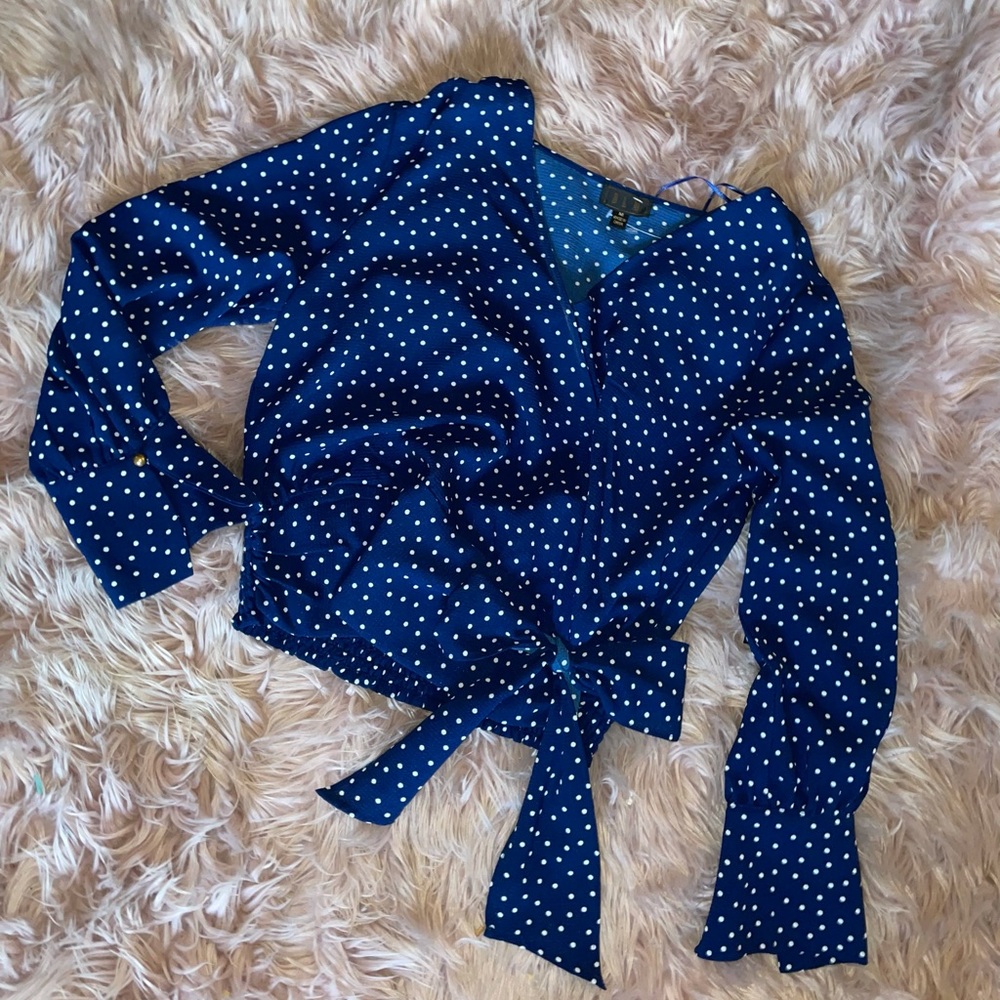 New never worn, Blue and white polka dot top.